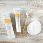 ZEO-MEDIC natural toothpaste with zeolite and xylitol, featuring orange, menthol, and mint for fresh oral care.
